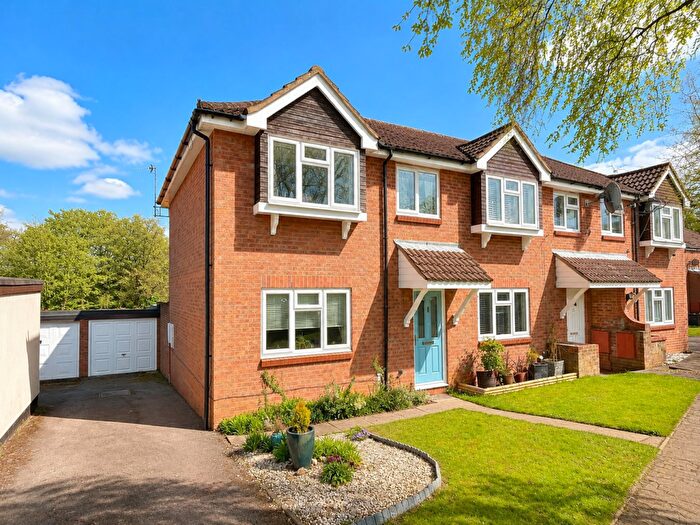 3 Bedroom End Of Terrace House To Rent In Harwood Close, Welwyn Garden City, AL8