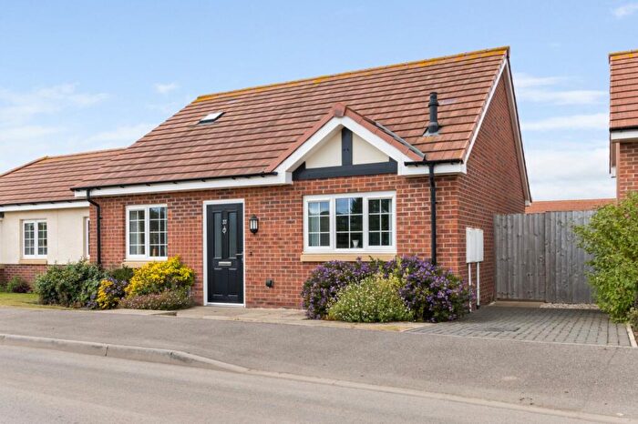 2 Bedroom Bungalow For Sale In Blackthorne Avenue, Humberston, N E Lincs, DN36