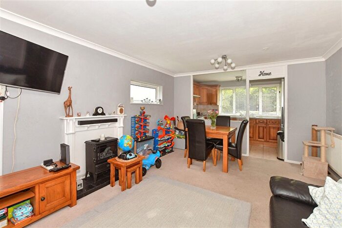 2 Bedroom Flat For Sale In Caburn Court, Southgate Crawley, West Sussex, RH11