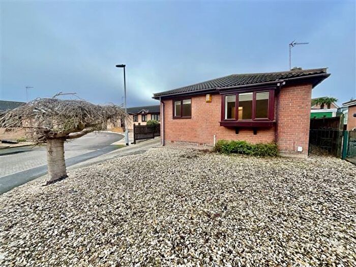 2 Bedroom Detached Bungalow For Sale In Steadfolds Close, Thurcroft, Rotherham, S66