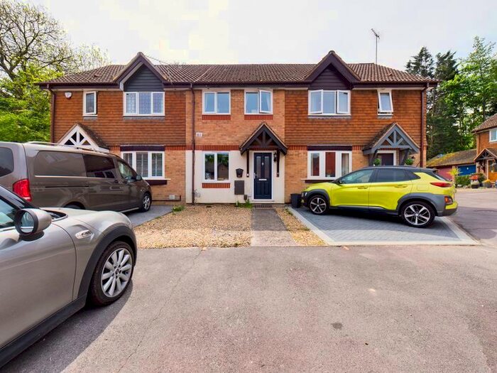 2 Bedroom Terraced House To Rent In Chetwood Road, RH11