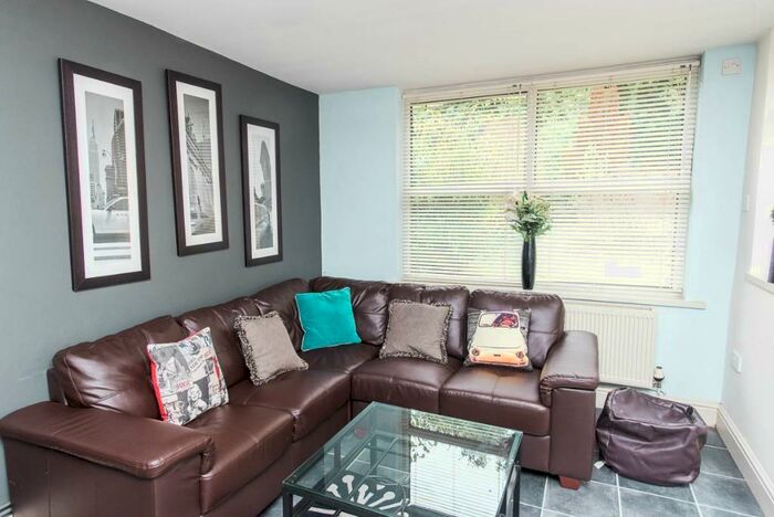 6 Bedroom House To Rent In Bed, Gillott Road, Birmingham, B16