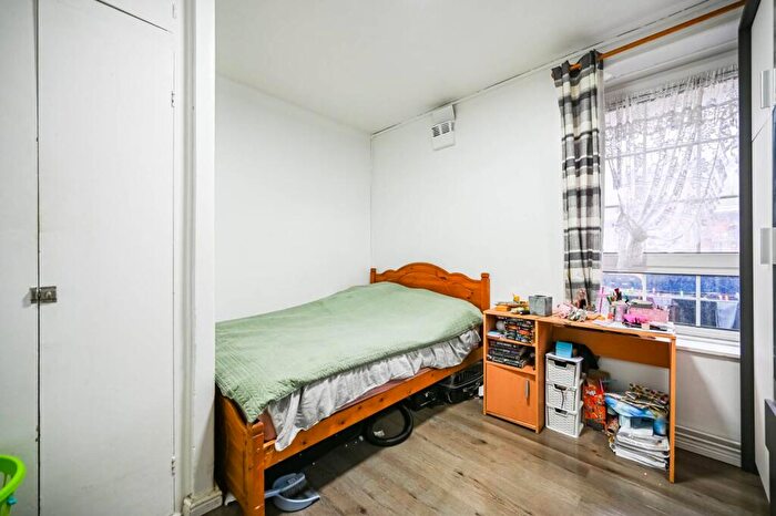 2 Bedroom Flat For Sale In Trinidad House, Docklands, London, E14