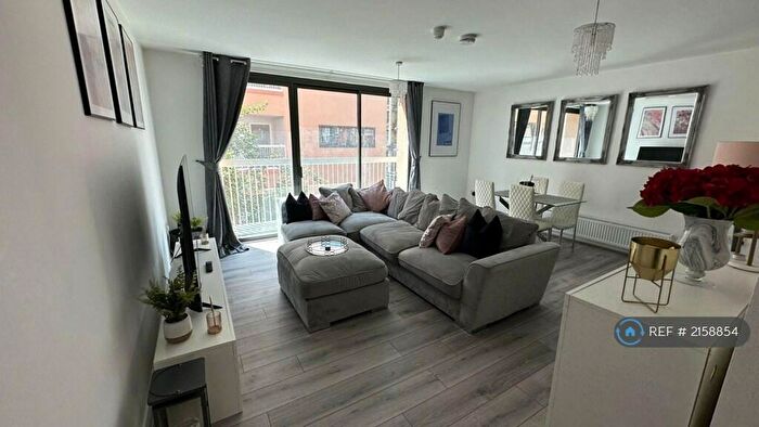 2 Bedroom Flat To Rent In The Cable Yard, Liverpool, L2