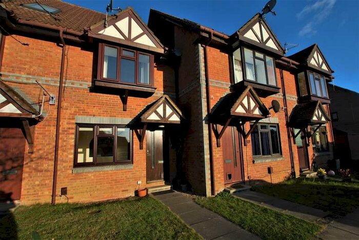 1 Bedroom Maisonette Flat To Rent In Guernsey Close, GU4