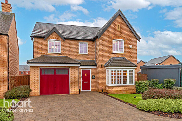4 Bedroom Detached House For Sale In Hunsbury Grange, Northampton, NN5