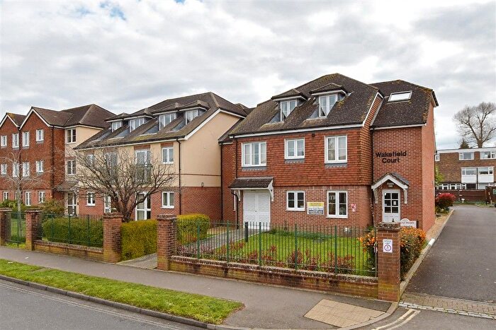 1 Bedroom Flat For Sale In Blackbridge Lane, Horsham, West Sussex, RH12