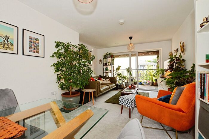2 Bedroom Flat For Sale In Bourne Court, Ruislip, HA4