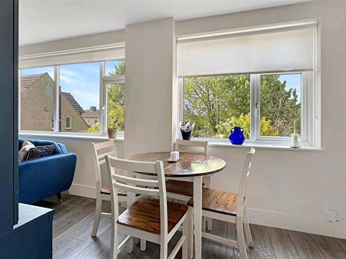 2 Bedroom Flat To Rent In Codon Court, Union Lane, Cambridge, CB4