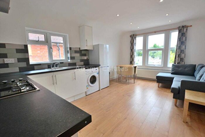 4 Bedroom Flat To Rent In Christchurch Road, Reading, RG2