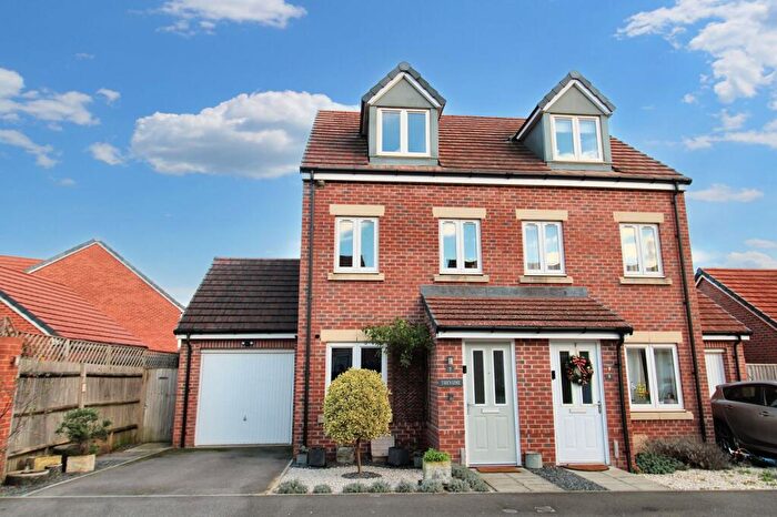3 Bedroom Semi-Detached House For Sale In Alford Rise, Salisbury, SP2
