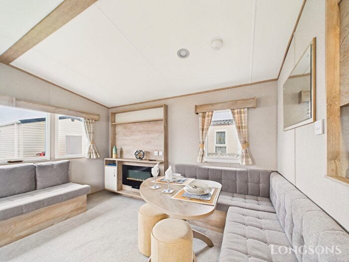 2 Bedroom Park Home For Sale In Carr Road, Felixstowe, IP11