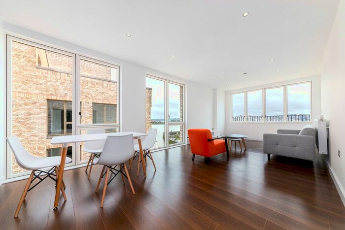 2 Bedroom Flat To Rent In Morton Apartments, Lock Side Way, Gallions Reach, London, E16