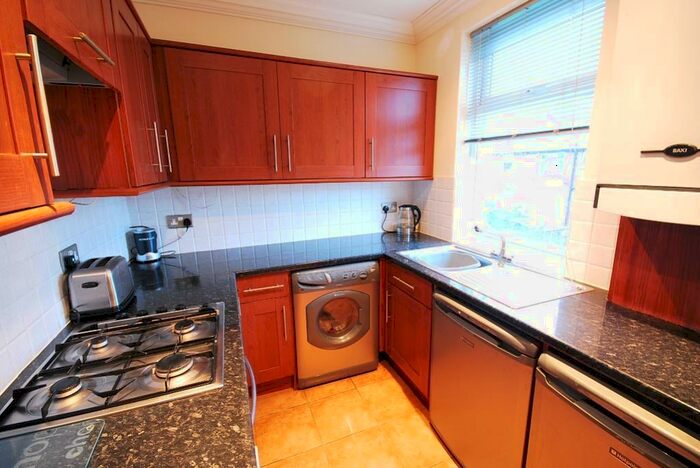 2 Bedroom Flat To Rent In Lynn Road, Wallsend, NE28