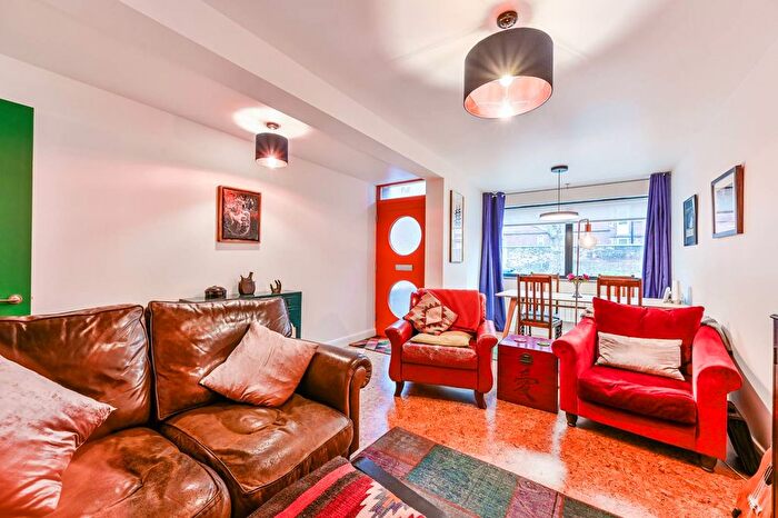 6 Bedroom Terraced House For Sale In Victorian Grove, Stoke Newington, London, N16