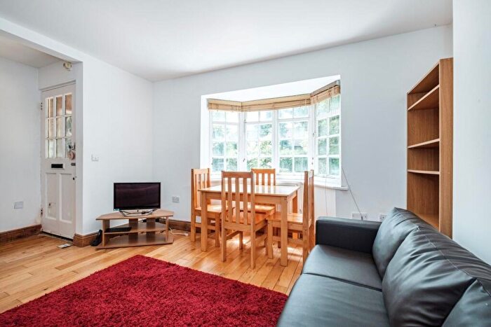 1 Bedroom Flat To Rent In Neale Close, East Finchley, N2