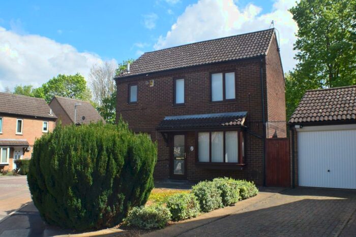 3 Bedroom Detached House To Rent In Raisins Field Close, Northampton, NN3