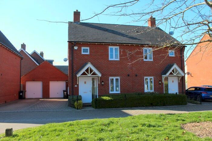 3 Bedroom Semi-Detached House To Rent In The Avenue, Didcot, OX11