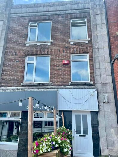 2 Bedroom Flat To Rent In Gower Road, Sketty, Swansea, SA2