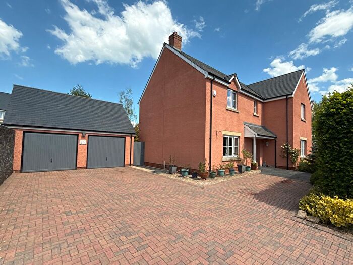 5 Bedroom Detached House For Sale In Berthon Road, Little Mill, Pontypool, NP4
