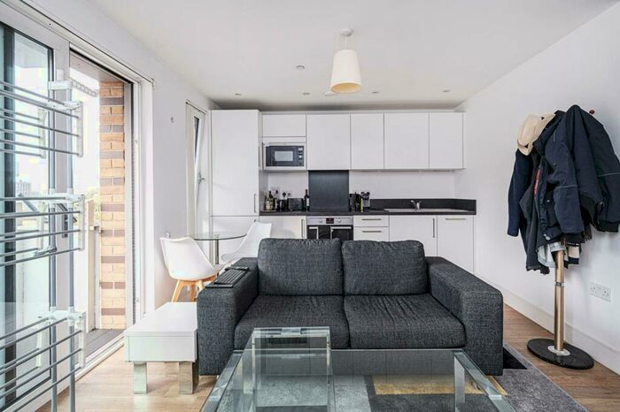 Studio To Rent In Hannaford Walk, Tower Hamlets, London, E3