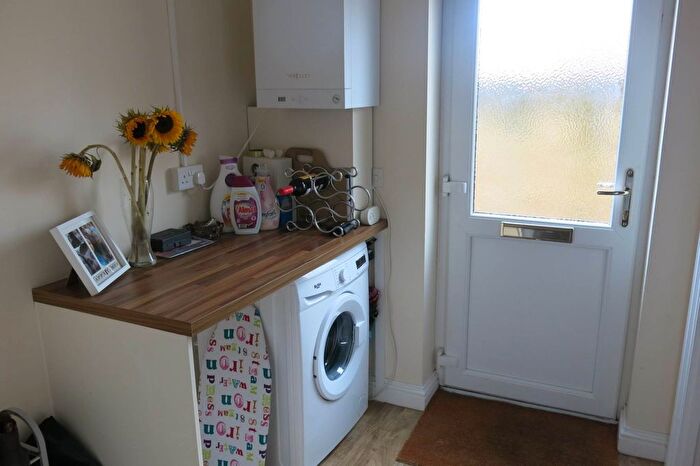 2 Bedroom Flat To Rent In Bishop`S Rest, Bristol, BS39