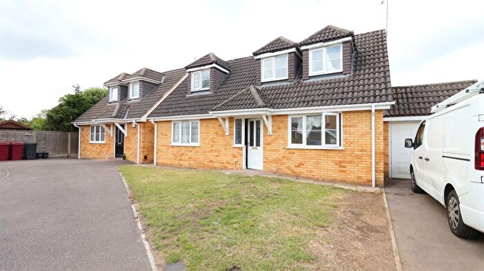 4 Bedroom Detached House To Rent In Royston Close, Tilehurst, Reading, RG30