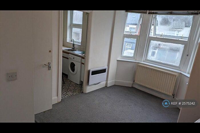 1 Bedroom Flat To Rent In Woodborough Road, Nottingham, NG3