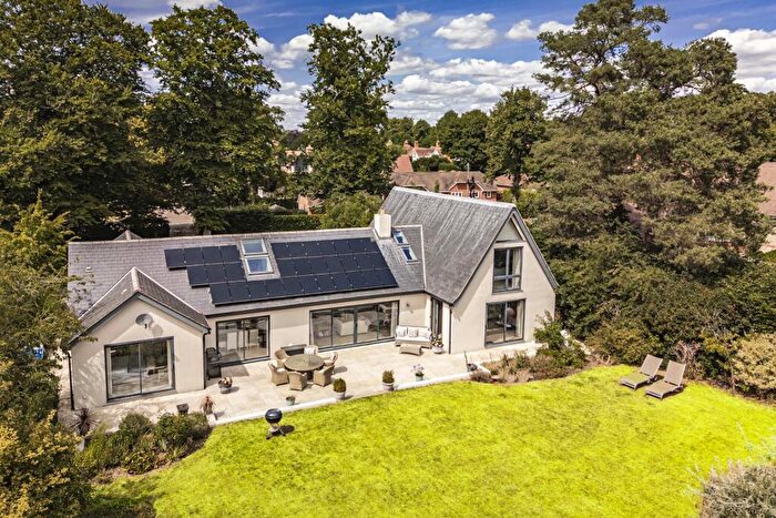 4 Bedroom Detached House For Sale In Sainfoin, Goring On Thames, RG8