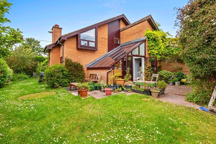 3 Bedroom Detached House For Sale In Lower Icknield Way, Great Kimble, HP17