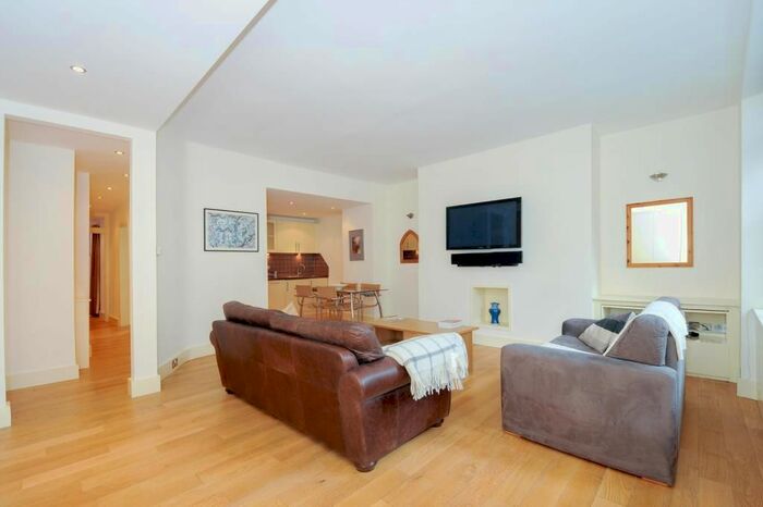 2 Bedroom Flat To Rent In Linden Gardens, Notting Hill, W2