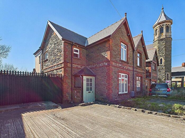 3 Bedroom Semi-Detached House For Sale In Fidlas Road, Cardiff., CF14