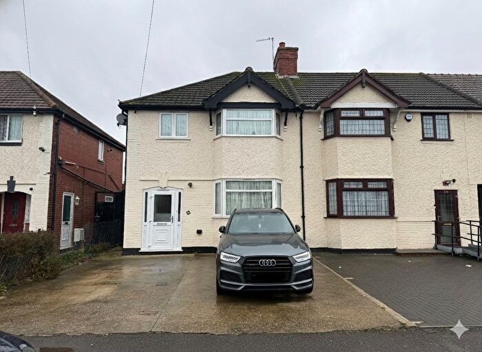 3 Bedroom Semi Detached House To Rent In Hayes, UB4
