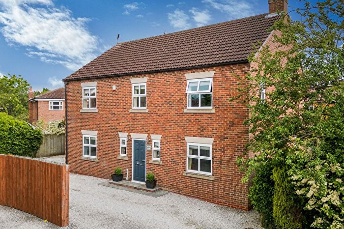 4 Bedroom Detached House For Sale In Waterside, Hemingbrough, YO8