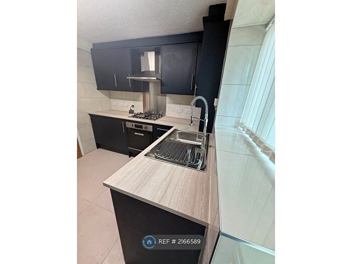 2 Bedroom Flat To Rent In Hornby Flats Linacre Road, Liverpool, L21