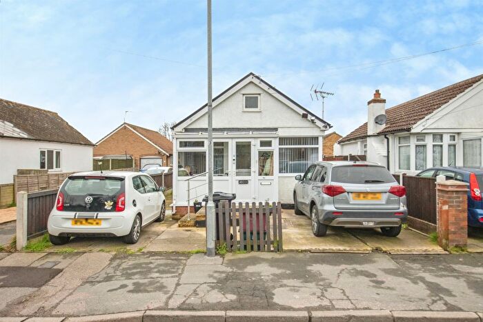 1 Bedroom Detached Bungalow For Sale In Golf Green Road, Jaywick, Clacton-On-Sea, CO15