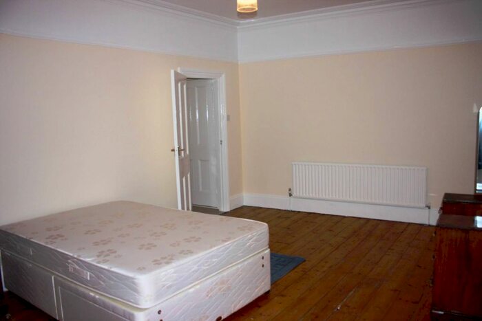 4 Bedroom Semi-Detached House To Rent In Hambalt Road, Abbeville Village, London, SW4