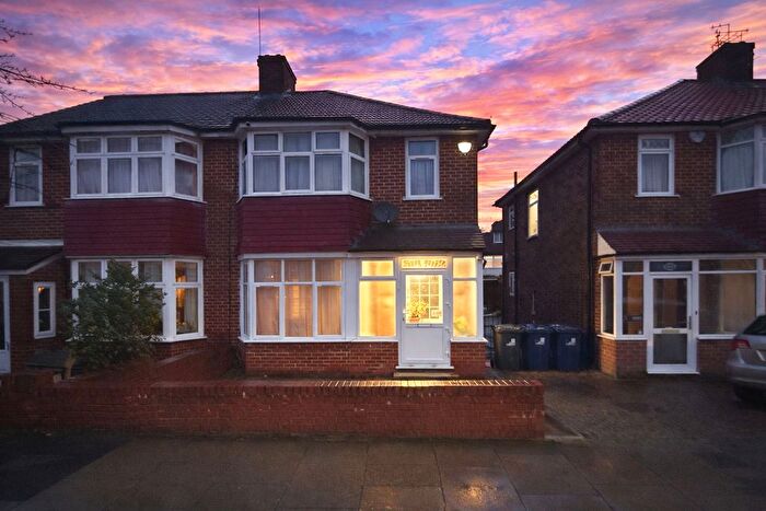 3 Bedroom Semi Detached House For Sale In Ashness Gardens, Greenford, UB6