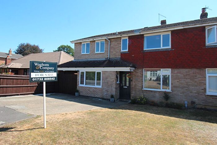 5 Bedroom Semi-Detached House For Sale In Croft Close, Tonbridge, TN10
