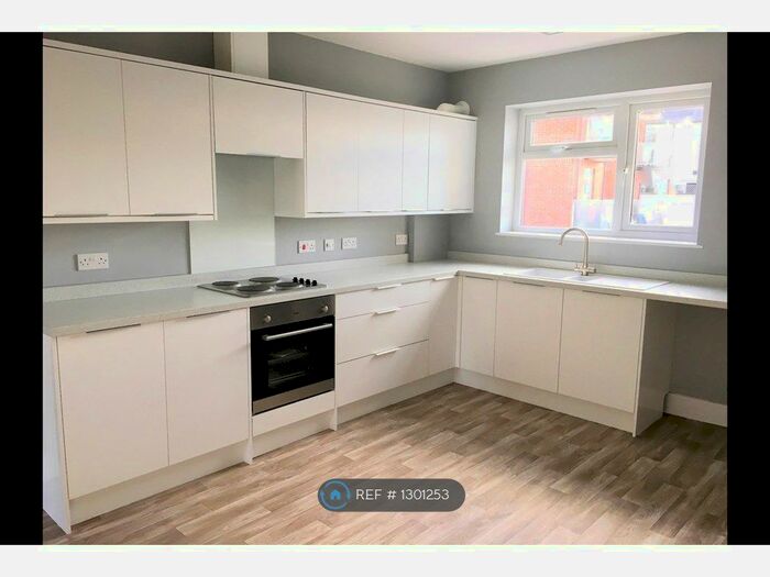 2 Bedroom Flat To Rent In Kingsway, Harwich CO12