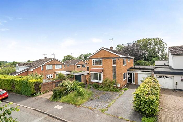 4 Bedroom Link Detached House For Sale In Smithland Court, Greens Norton, NN12