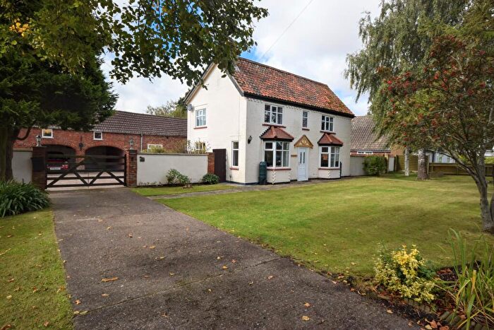 5 Bedroom Detached House For Sale In Wragholme Road, Grainthorpe, LN11