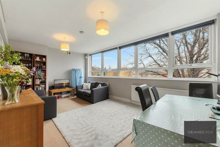 3 Bedroom Apartment To Rent In Alderbrook Road, Balham, SW12