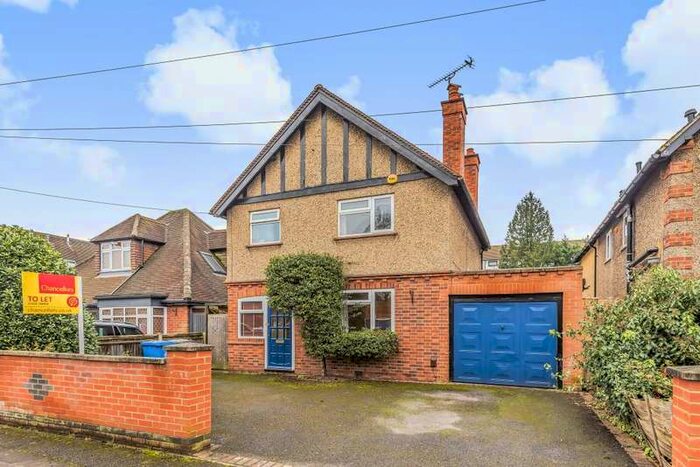 4 Bedroom Detached House To Rent In Florence Avenue, Berkshire, SL6