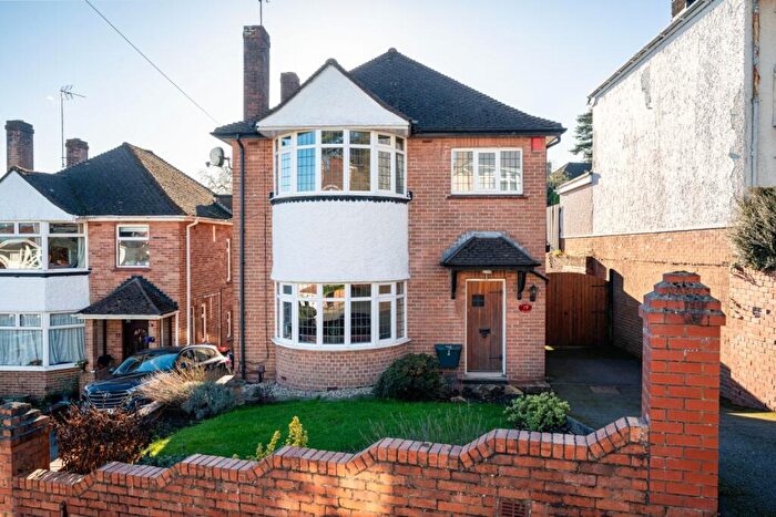 3 Bedroom Detached House For Sale In Redbrook Road, Newport, NP20
