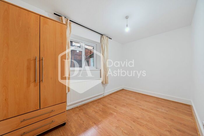 4 Bedroom Flat To Rent In Wightman Road, Turnpike Lane, London, N8