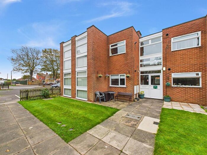 2 Bedroom Flat For Sale In Alford Road, Sutton-On-Sea, Mablethorpe, LN12