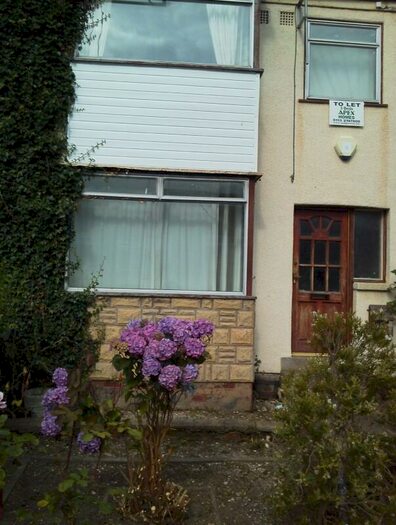 4 Bedroom Terraced House To Rent In Kelso Gardens, Hyde Park, Leeds, LS2