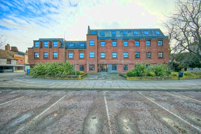 1 Bedroom Apartment To Rent In Cromwell Square, Ipswich, IP1