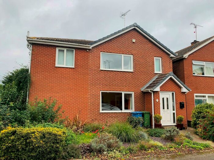 5 Bedroom House To Rent In Featherstone Close, Mansfield, NG18